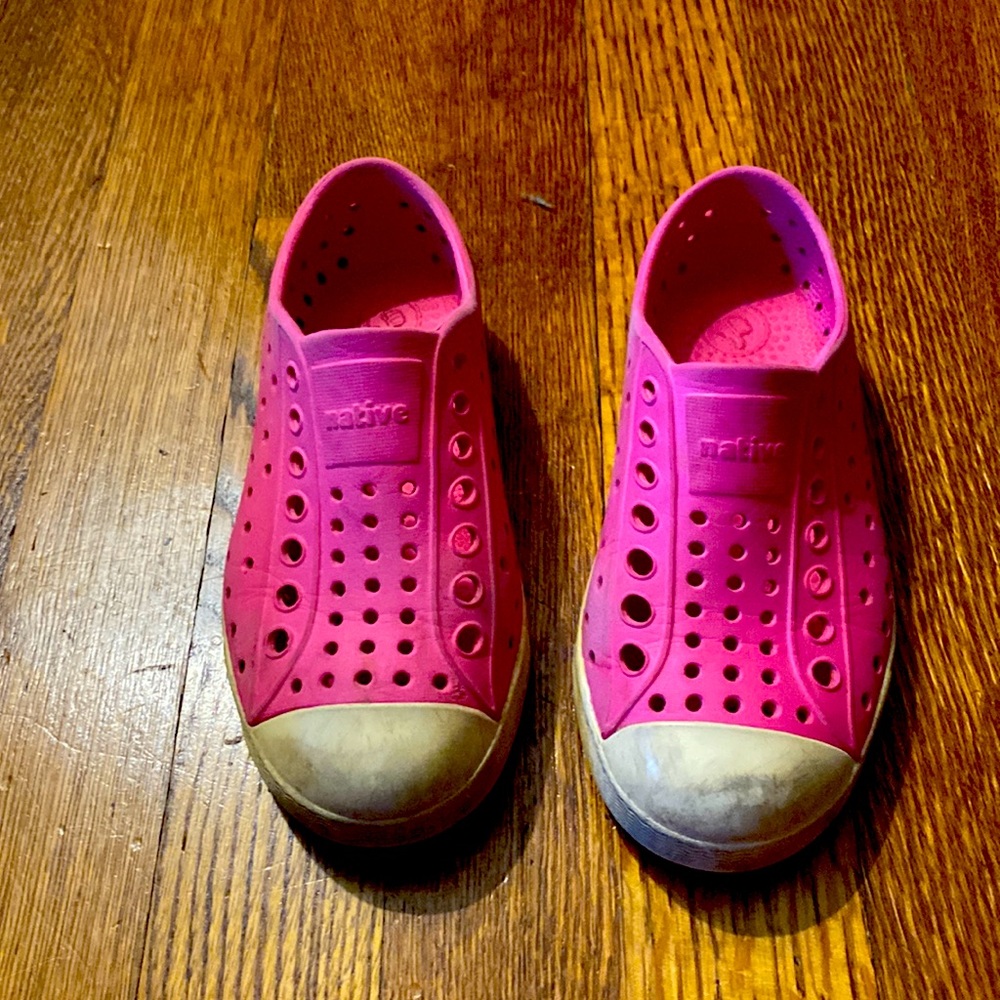 Size 11 JEFFERSON Native Shoes